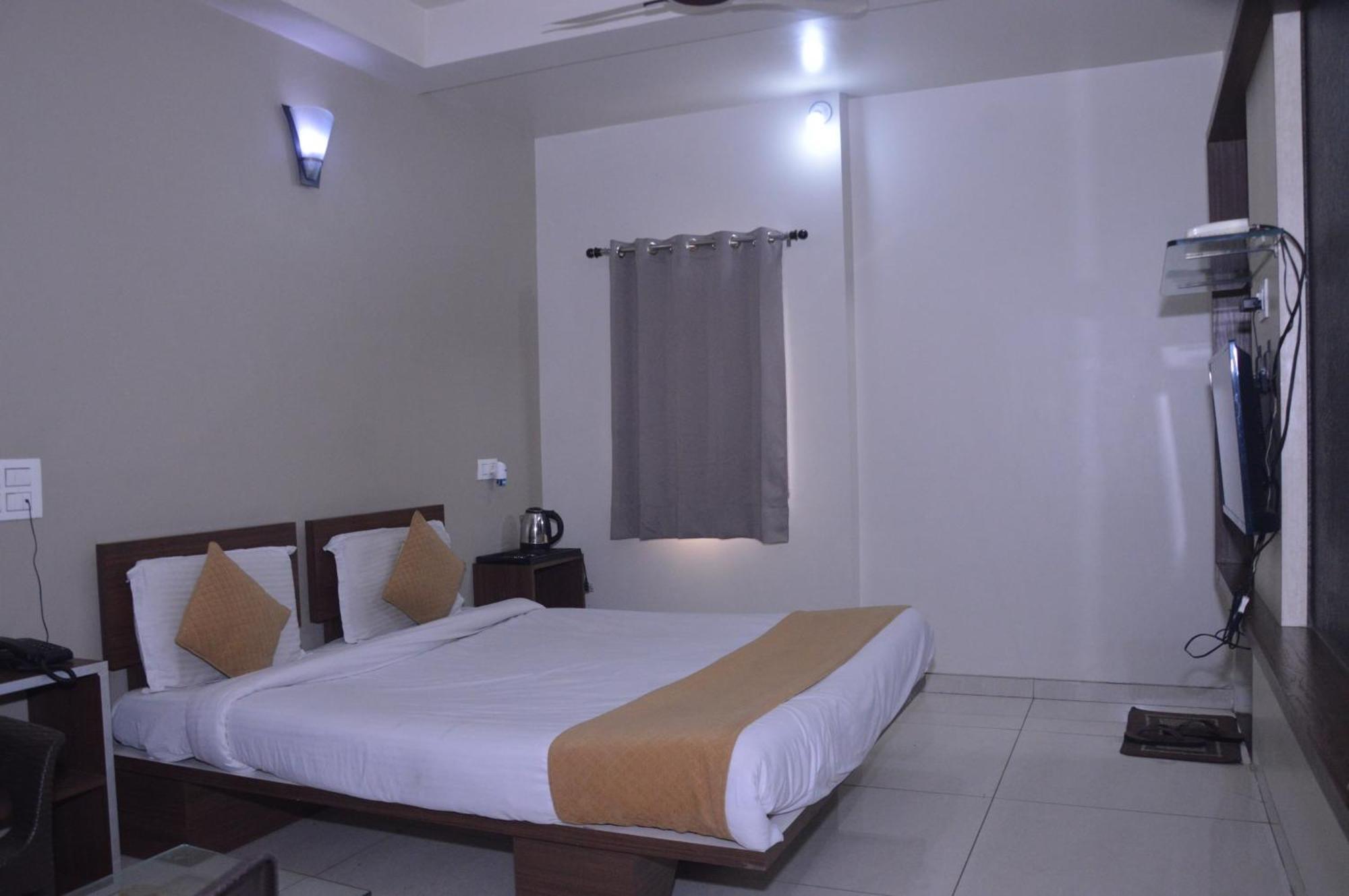 Hotel Indrani Chittorgarh Dış mekan fotoğraf